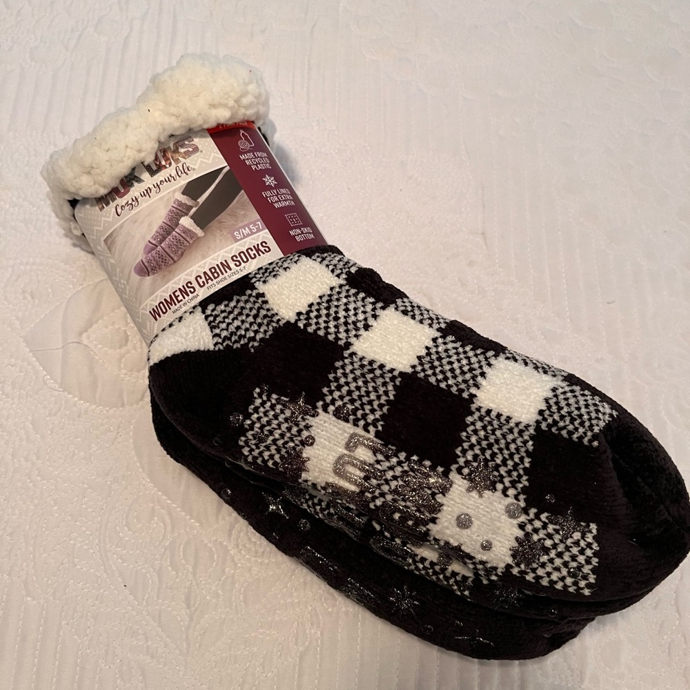 Women’s Muk Luks Fuzzy Cabin Socks
